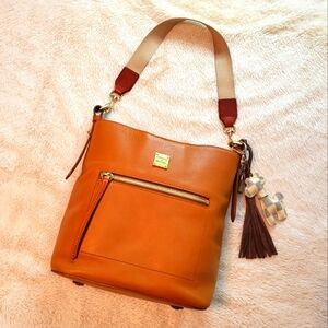 EUC ☆ D&B Bag